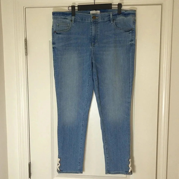 LOFT Skinny Cropped Jeans  - Size 14/32 - Picture 8 of 8